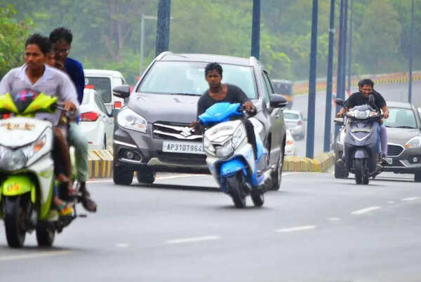 Helmet violations accounts 60% of total traffic offences in Vizag