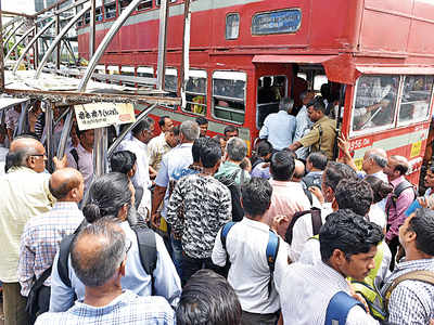 BEST gets a high five for minimum fare of Rs 5, commuters 'surprised'