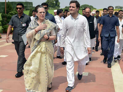 Govt withdraws SPG security of Gandhis