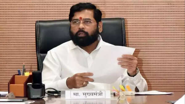 When babus left Maharashtra CM Ekanth Shinde in a spot