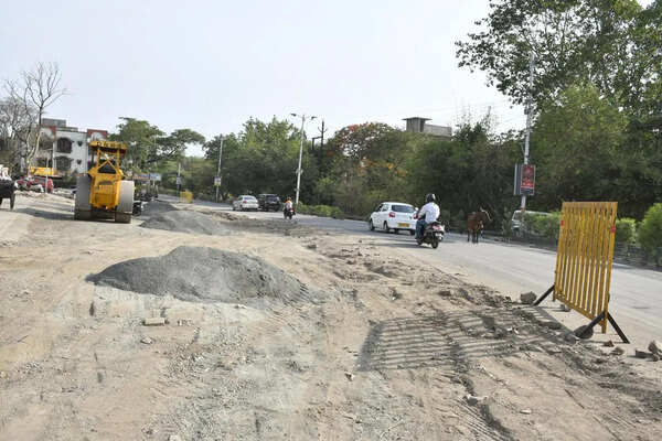 ‘Endless’ road work puts lives & livelihoods at risk on this Bhopal stretch