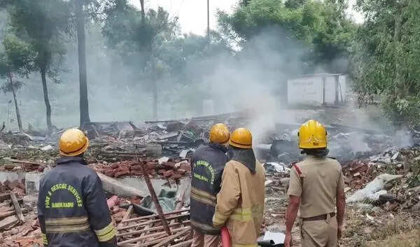 Cracker unit collapses in second blast in a week