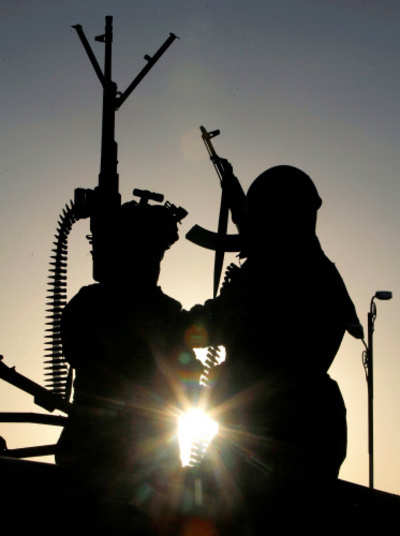 Iraq militants launch fresh raid on oil refinery