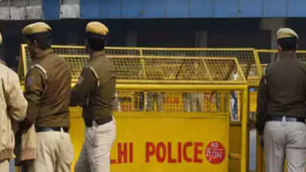 Crime patrol! local cops in Shahdara on front foot