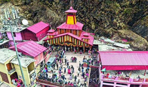 Rush of devotees: Plan afoot to revive 70yo trek route to Yamunotri