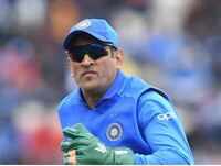 ICC refuses to allow Army insignia on Dhoni's gloves 
