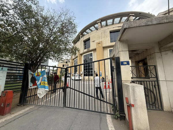 Gurgaon civic body offices, mayor’s office evacuated after bomb threat