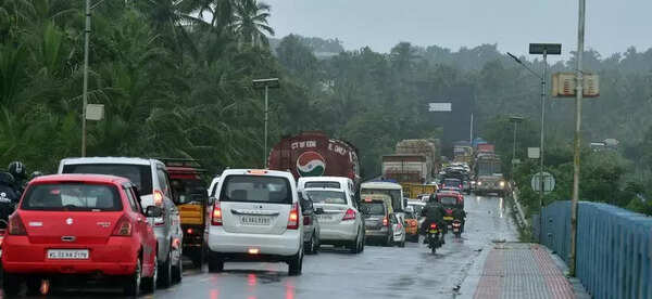 Toll collection on Vengalam-Ramanattukara stretch of NH-66 to begin on Thursday