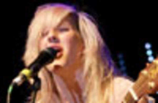 Ellie Goulding to sing at royal wedding