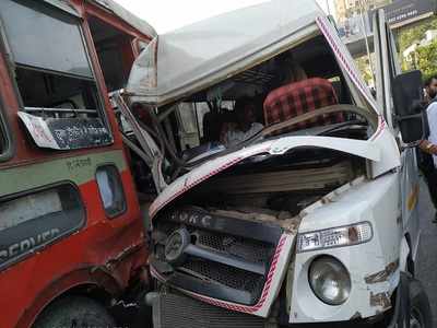 Bus accident in Vikhroli injures nine