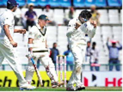 India vs Aus:  India continue dominance