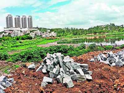 Lake revival stalled, monsoon chaos feared