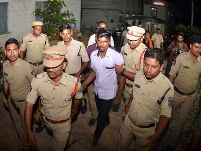 Jaganmohan Reddy's attacker Janipalli Srinivas changed 9 SIM cards in one year