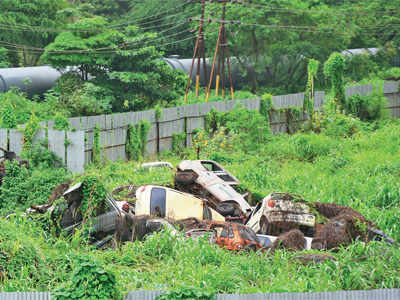 Operation Khataara: Vehicles left to rot at two Thane dumps