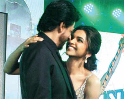 Dippy, SRK whistle off music express