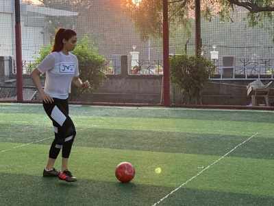 Daisy Shah trains to play a football coach
