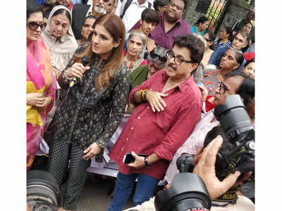 From Bandra to Juhu, Mumbaikars protest for underground Metro2b line