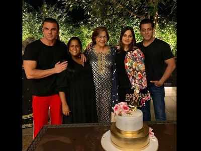 Photos: Helen celebrates 80th birthday with family and friends