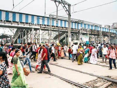 3 level crossings delayed 8,000 CR trains for 2 yrs