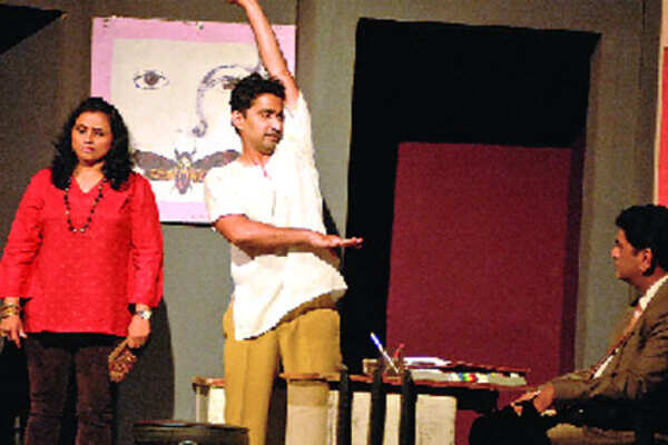 Audience watch Marathi play 'Sukhanshi Bhaandato Aamhi' at Vasantrao Deshpande Hall in Nagpur
