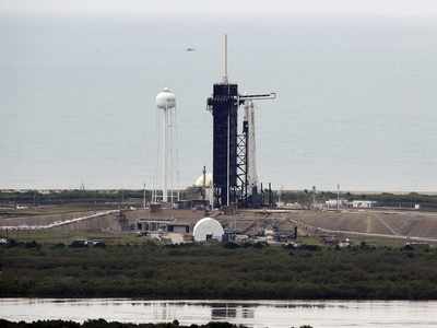 SpaceX, NASA delay milestone mission over lightning fears