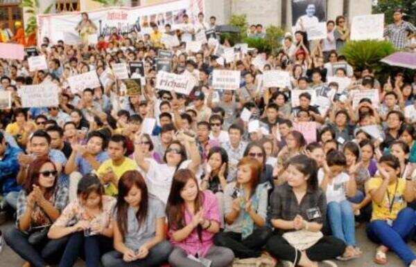 Day after friend’s death, students hijack city’s most important road