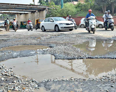 Karnataka High Court deadline ends today, potholes remain unfilled