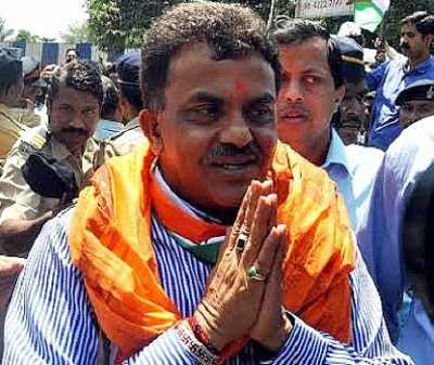 Sanjay Nirupam slams Devendra Fadnavis over Patna remarks; demands apology