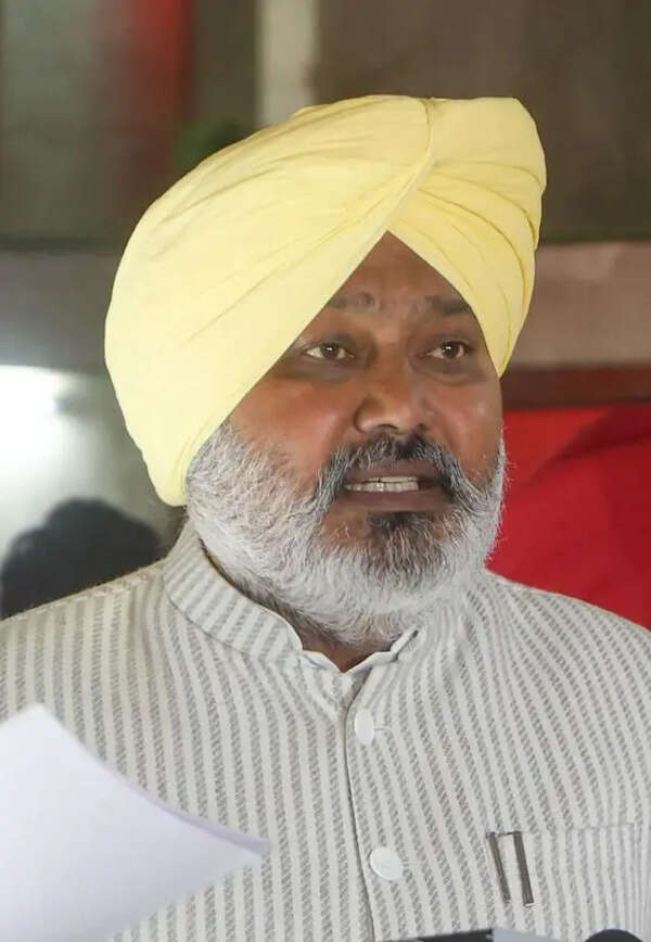AAP hits back, says Harbhajan ‘parroting BJP’s script’