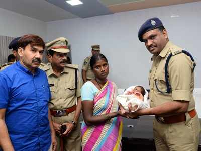Andhra Pradesh: Stolen baby reunited with mother in two hours