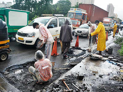 Potholes jam Mumbai-Nashik road: Motorists spend up to three hours on 7-km stretch, Ghodbunder Road among worst hit