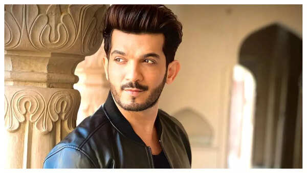 Feel grateful: Arjun Bijlani on completing 22 years in showbiz