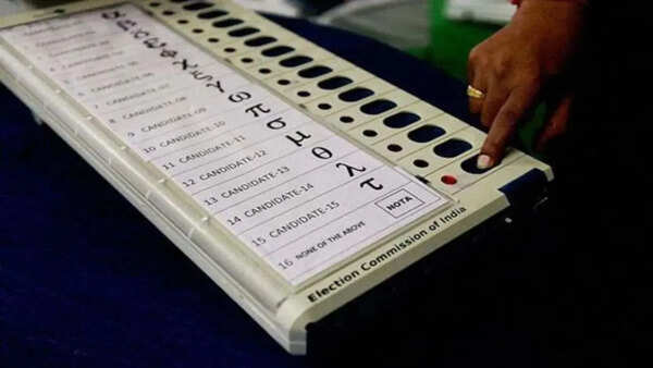 Kerala Exit Poll 2026 Live Updates: Pollsters give slight edge to UDF with 70-90 seats