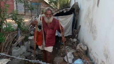 Andhra Pradesh: Beggar builds shed for devotees in temple, donates Rs 1.2 lakh