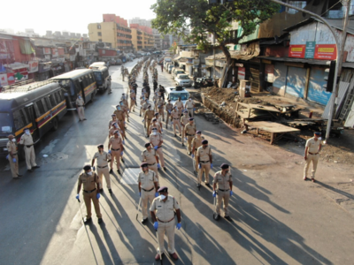 Lockdown: Senior BMC official moots idea of adopting families in Dharavi