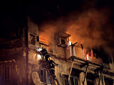 Fire damages portion of building in Bhendi Bazaar