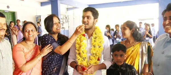 Coastal districts dominate SSLC exams again, DK tops with 98.4%