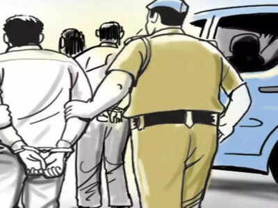 Cops arrest four chain-snatchers