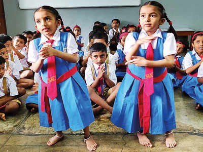 Twins Riddhi-Siddhi have a ball on day one at school