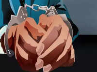 Delhi: Man arrested for duping people after posing as bureaucrat 