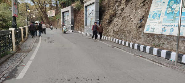 Mussoorie Mall Road cleared of encroachment