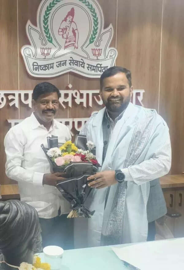 Life comes full circle: Former municipal sweeper returns to Sambhajinagar Municipal Corporation as elected corporator