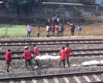 3women labourers run over by train near Malad station