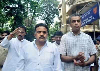 Sanjay Nirupam booked for addressing hawkers’ rally