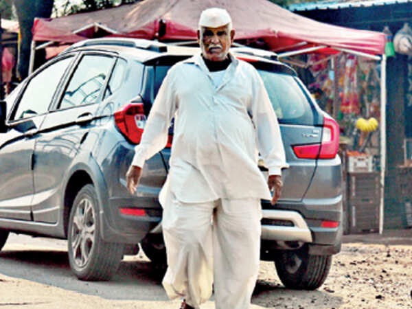 Pune: Citizens in rural belt throw mask rule, health cautions to the wind