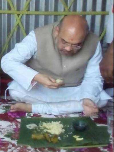 Kolkata: BJP president Amit Shah eats at dalit's house in Naxalbari