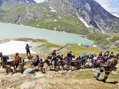 Tourists, pilgrims asked to leave Kashmir immediately