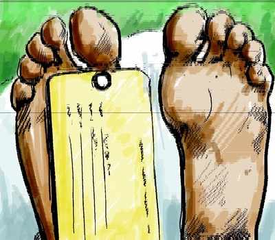 Mumbai: Body in suitcase mystery solved; Adopted teen daughter, boyfriend held for Vakola man's murder