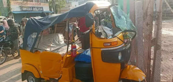 6 injured as drunk man rams car into multiple vehicles