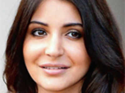 Anushka Sharma can travel to Aus as BCCI lifts ban on girlfriends
